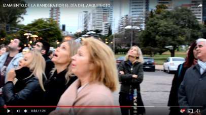 Izamiento por El Día del Arquitecto