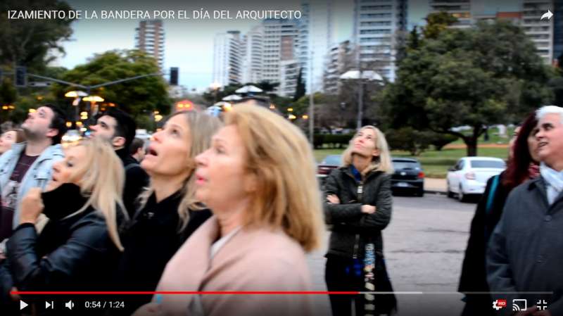 Izamiento por El Día del Arquitecto
