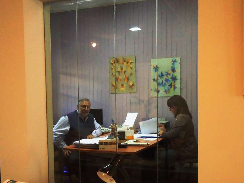 Presidente y Secretaria